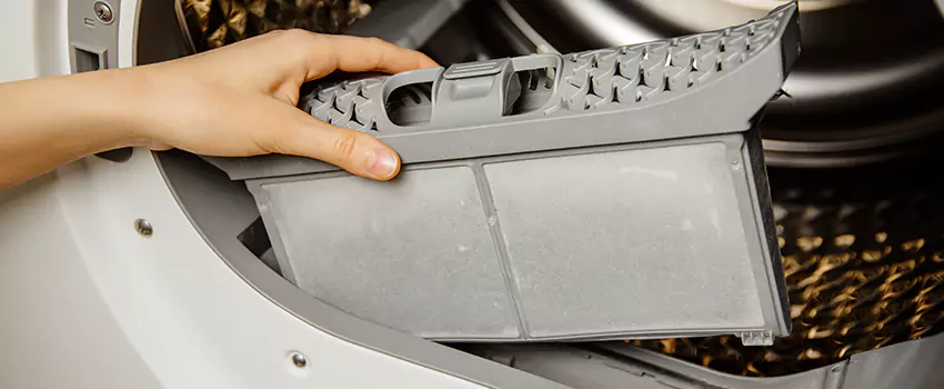 Signs Of A Clogged Dryer Lint Trap in Parole, Maryland